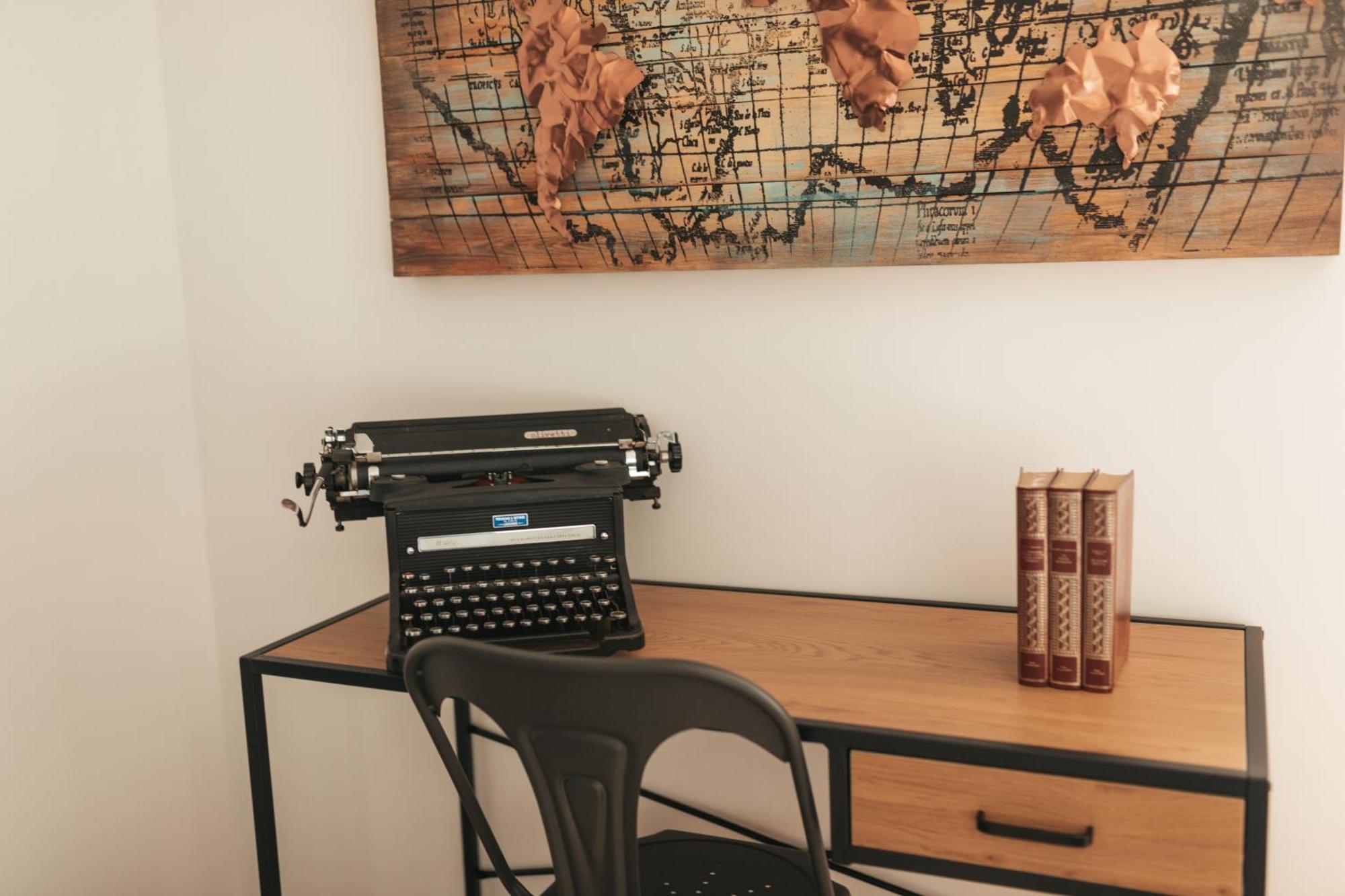 Appartement Thematique: Voyage Industriel Travers Eksteriør billede
